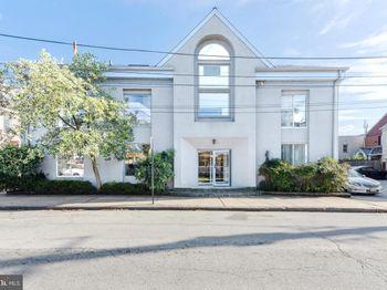 20 W Third Street