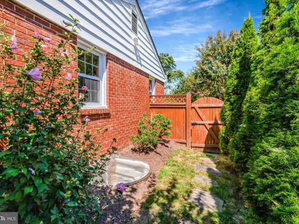 6086 9TH Road N, Arlington VA 22205