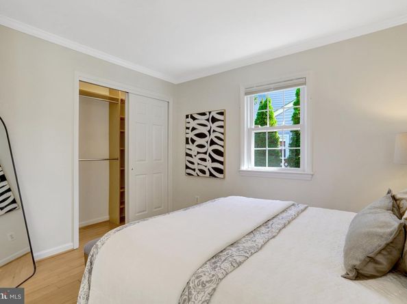 6086 9TH Road N, Arlington VA 22205