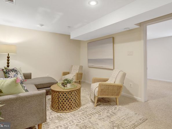 6086 9TH Road N, Arlington VA 22205