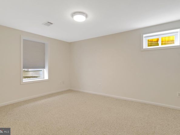 6086 9TH Road N, Arlington VA 22205