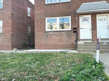 5832 N Mascher Street