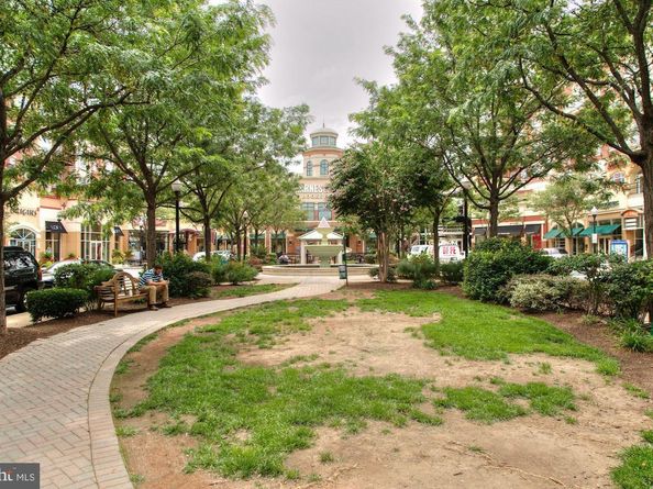 1021 N Garfield Street 611, Arlington VA 22201