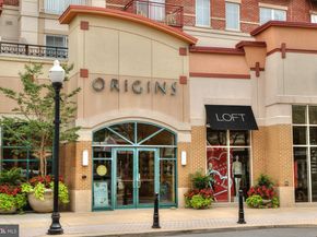 1021 N Garfield Street 611, Arlington VA 22201