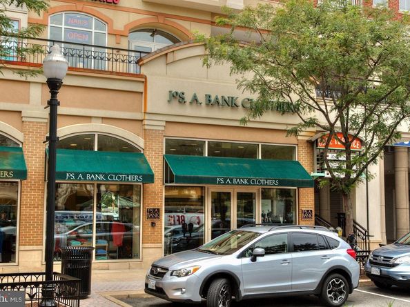 1021 N Garfield Street 611, Arlington VA 22201