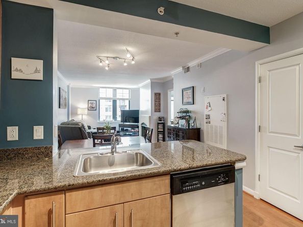 1021 N Garfield Street 611, Arlington VA 22201