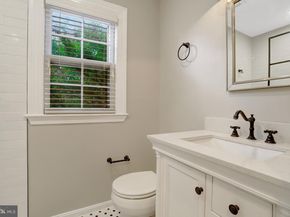 1500 S Barton Street 595, Arlington VA 22204