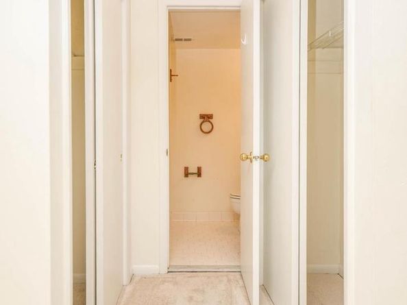 122 Roberts Lane 400, Alexandria VA 22314