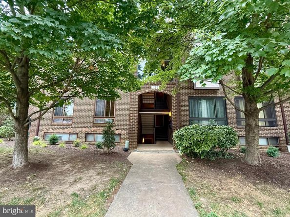 122 Roberts Lane 400, Alexandria VA 22314