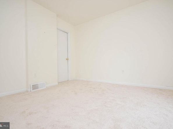 122 Roberts Lane 400, Alexandria VA 22314