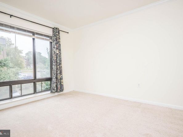 122 Roberts Lane 400, Alexandria VA 22314