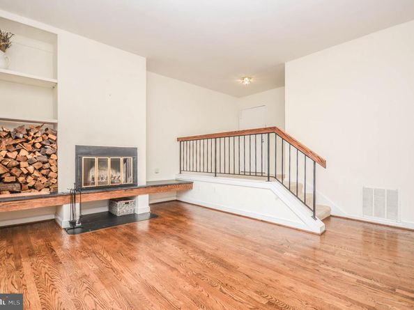 122 Roberts Lane 400, Alexandria VA 22314