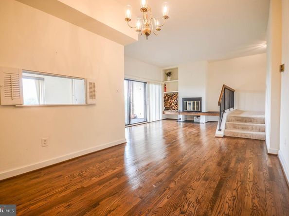 122 Roberts Lane 400, Alexandria VA 22314