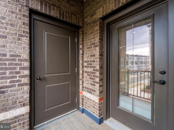 2320 Field Point Road 201, Herndon VA 20171
