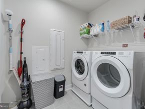 2320 Field Point Road 201, Herndon VA 20171
