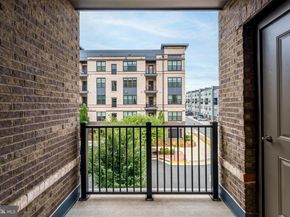 2320 Field Point Road 201, Herndon VA 20171