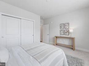 2320 Field Point Road 201, Herndon VA 20171