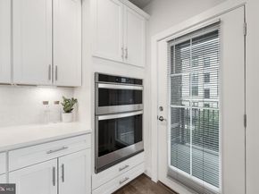 2320 Field Point Road 201, Herndon VA 20171