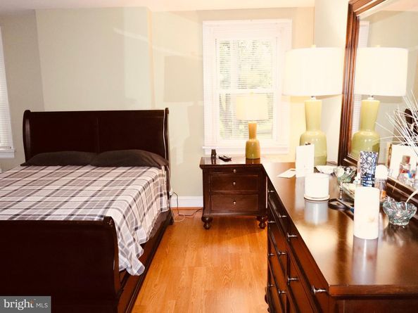 107 W Glenolden Avenue, Glenolden PA 19036