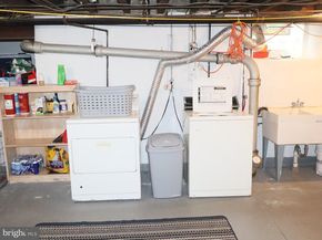 107 W Glenolden Avenue, Glenolden PA 19036