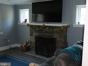 107 W Glenolden Avenue, Glenolden PA 19036