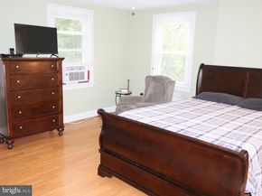 107 W Glenolden Avenue, Glenolden PA 19036