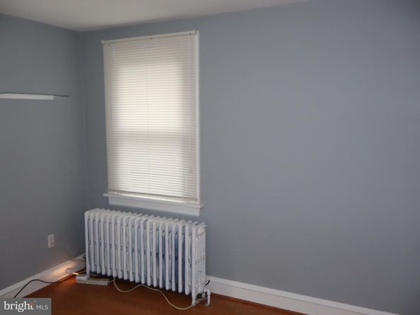107 W Glenolden Avenue, Glenolden PA 19036