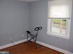 107 W Glenolden Avenue, Glenolden PA 19036