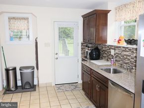 107 W Glenolden Avenue, Glenolden PA 19036