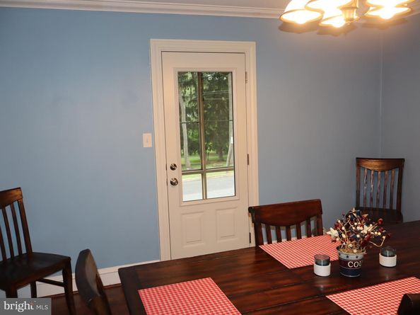 107 W Glenolden Avenue, Glenolden PA 19036
