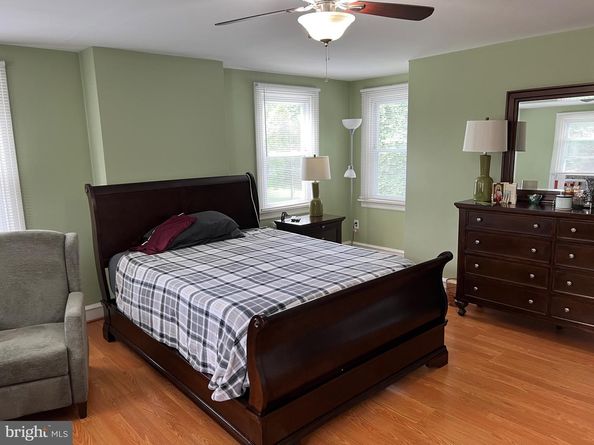 107 W Glenolden Avenue, Glenolden PA 19036