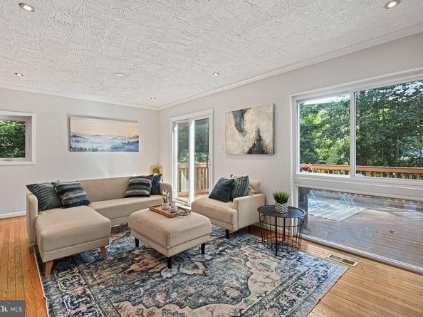 3052 Sugar Lane, Vienna VA 22181