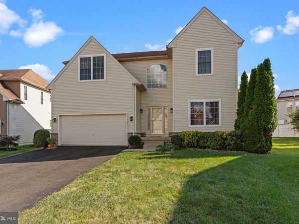 2710 Riverhouse Road, Philadelphia PA 19114