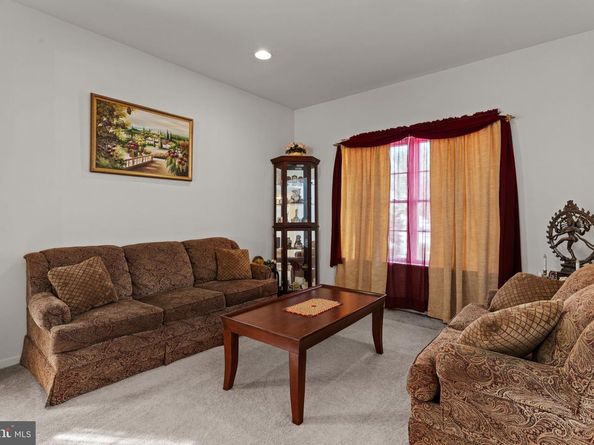 2710 Riverhouse Road, Philadelphia PA 19114