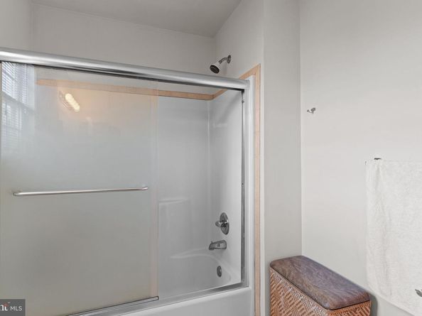 2710 Riverhouse Road, Philadelphia PA 19114