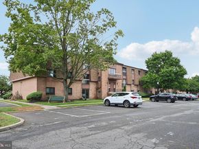 53304 Delaire Landing Road 304, Philadelphia PA 19114