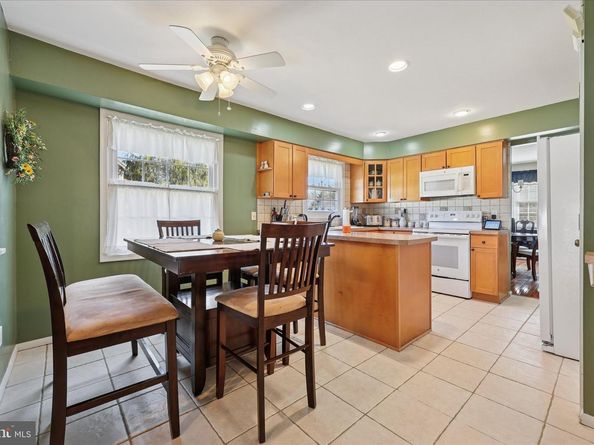 147 Watergate Drive, Upper Holland PA 19053