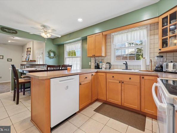 147 Watergate Drive, Upper Holland PA 19053