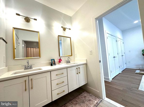 2033 Griffith Road, Falls Church VA 22043