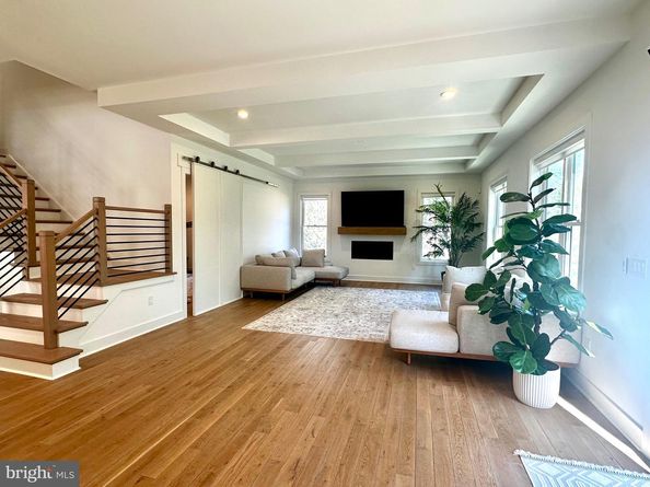 2033 Griffith Road, Falls Church VA 22043