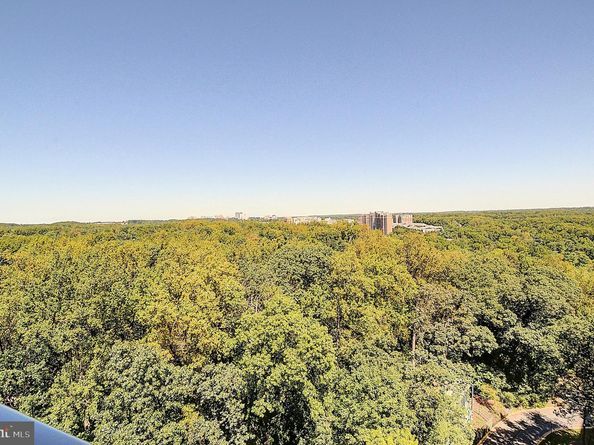 5225 Pooks Hill Road 1606N, Bethesda MD 20814
