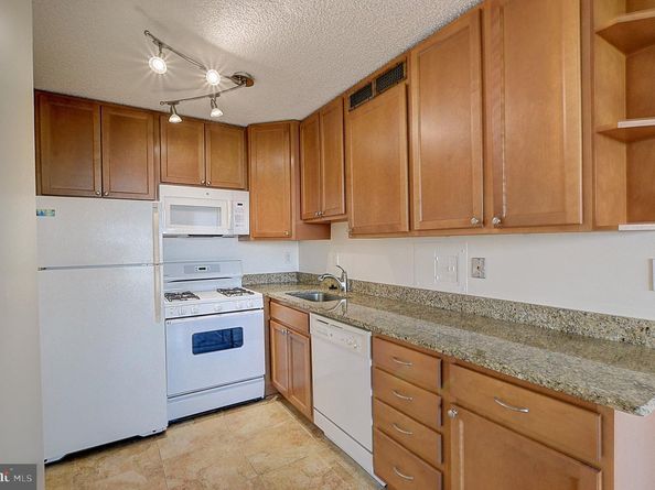 5225 Pooks Hill Road 1606N, Bethesda MD 20814