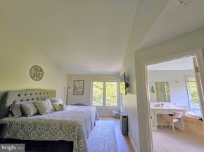 1074 Trevino Lane, Herndon VA 20170