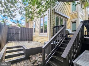 1074 Trevino Lane, Herndon VA 20170