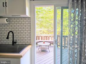1074 Trevino Lane, Herndon VA 20170
