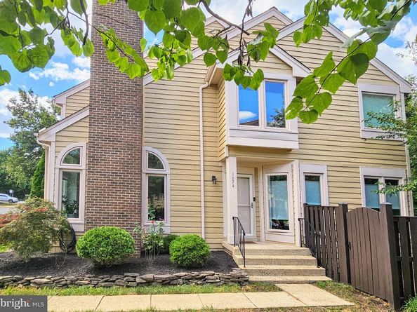1074 Trevino Lane, Herndon VA 20170