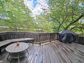1074 Trevino Lane, Herndon VA 20170