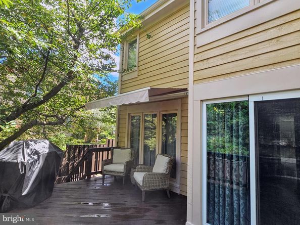 1074 Trevino Lane, Herndon VA 20170