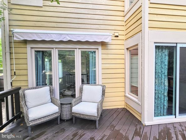 1074 Trevino Lane, Herndon VA 20170