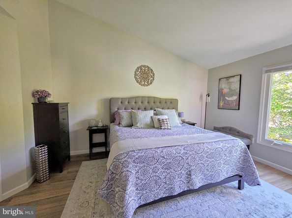 1074 Trevino Lane, Herndon VA 20170